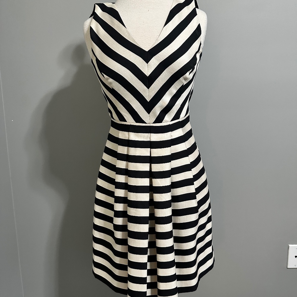 Banana Republic cream and black stripped A line dress